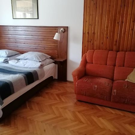 Appartamento Szatmari Apartman Miskolc Esterno foto