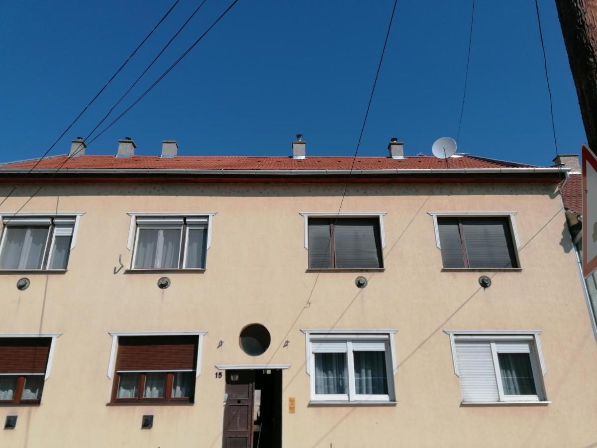 Szatmari Apartman Miskolc Esterno foto